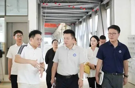 浙江永联阀门集团迎来兰州理工大学温州泵阀工程研究院专家团来公司考察调研